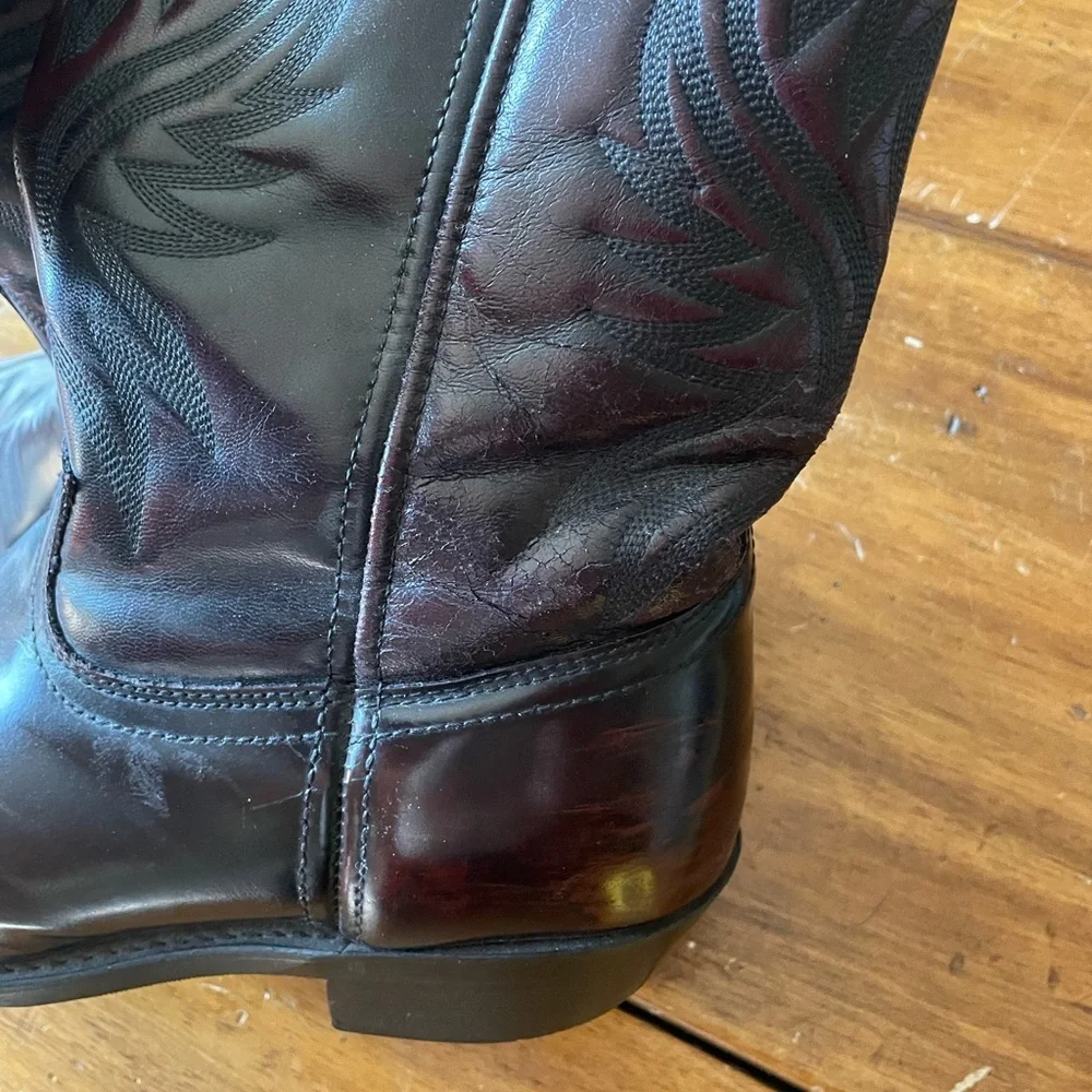 LAREDO Western Cowboy Boots  10.5 men’s or 12 women’s  maroon real Leather